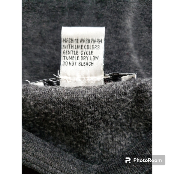 Passports V Neck Long Sleeves Top Size Medium - Picture 7 of 7